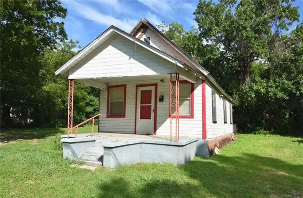 911 Oakwood Avenue, Waco