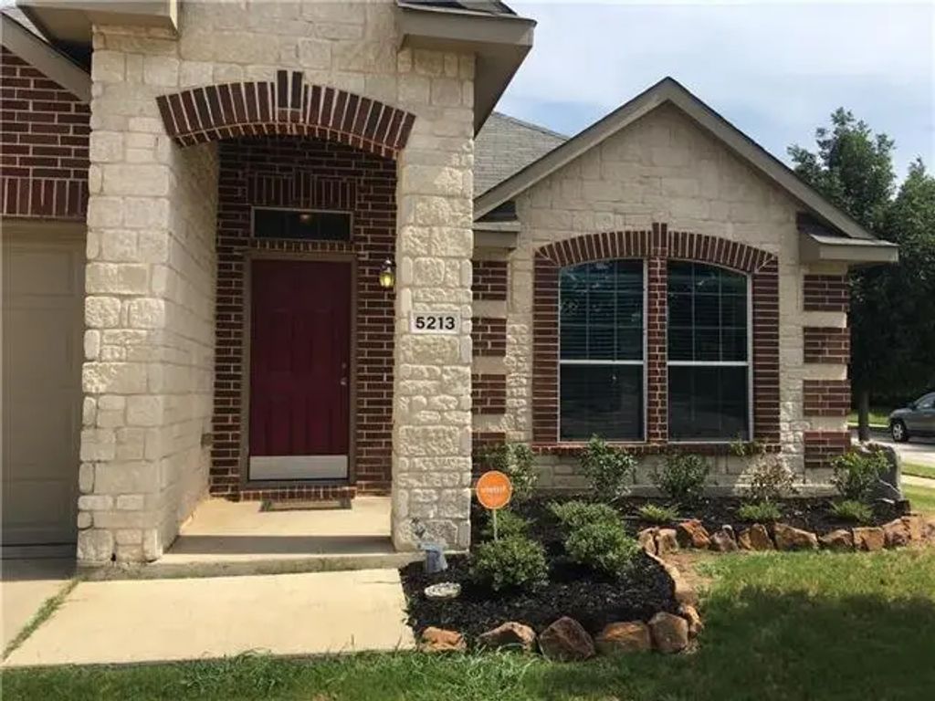 5213 Spyglass Hill Lane, Denton