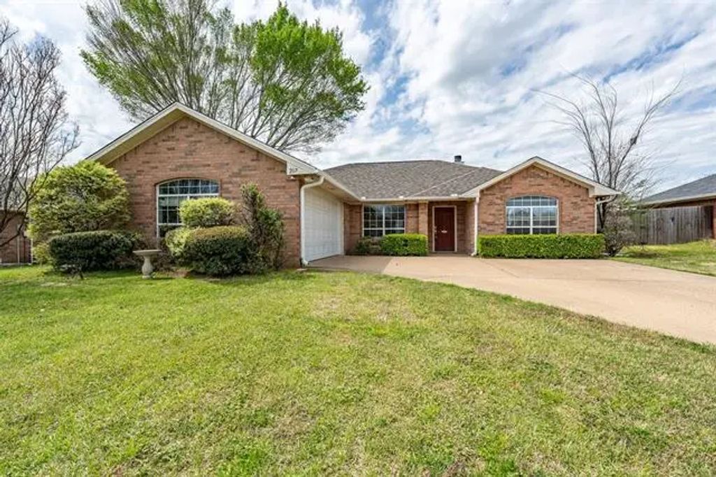 207 Willow Road, Bullard