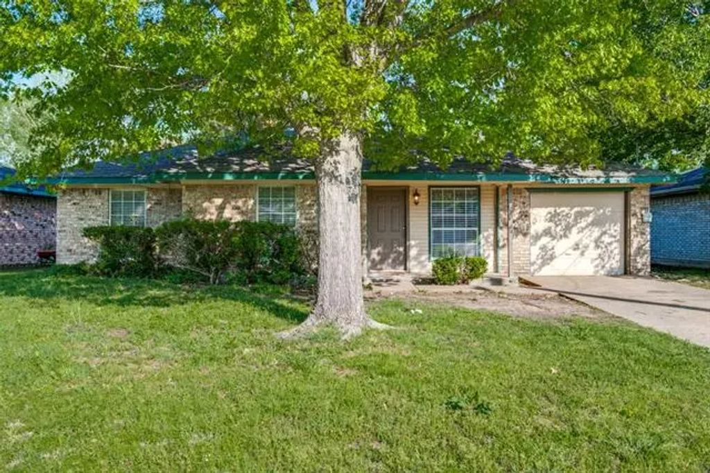815 Thedford, Seagoville