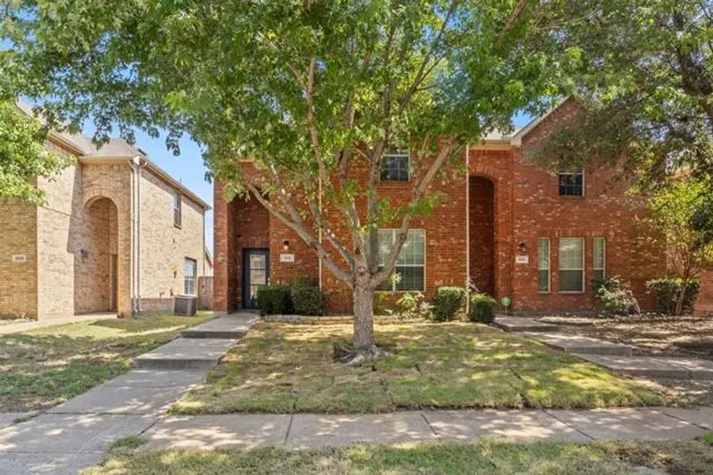 911 Jamie Drive, Grand Prairie