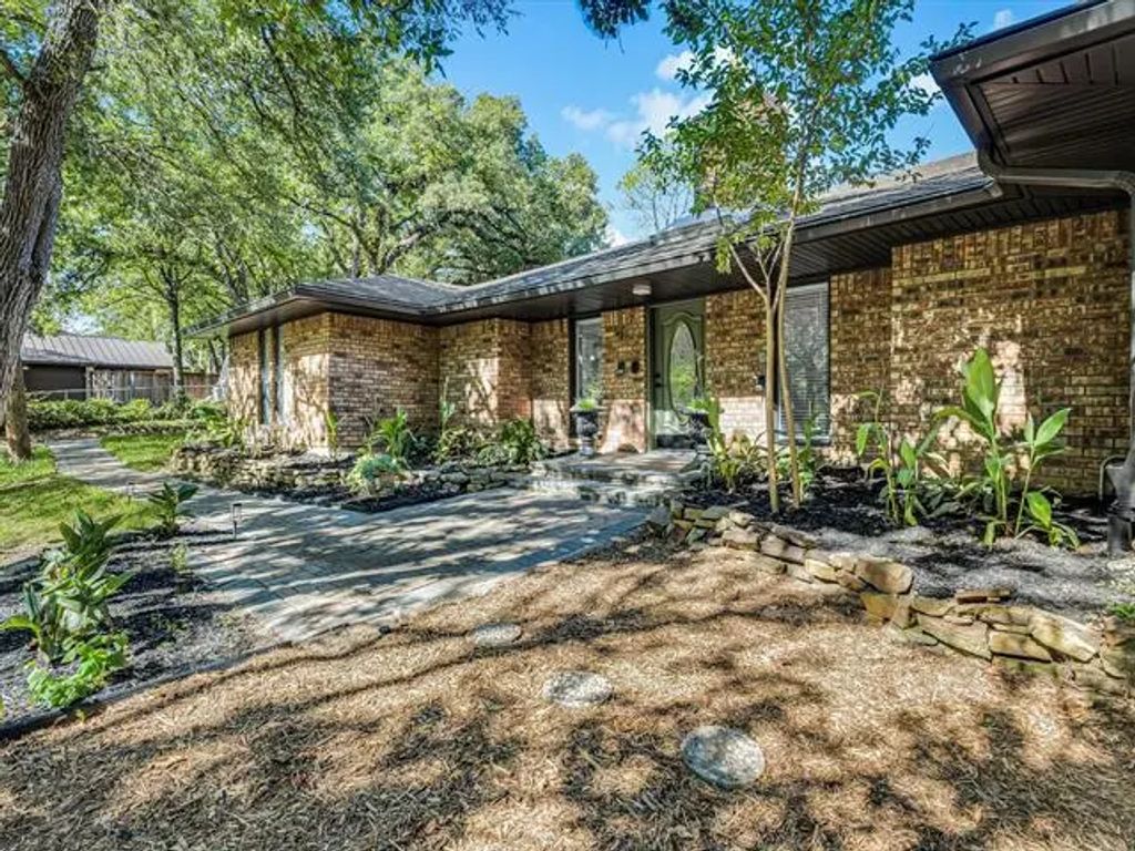 3005 Idlecreek Drive, Dalworthington Gardens