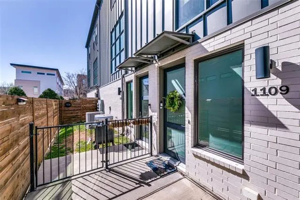 5202 Capitol Avenue 1109, Dallas