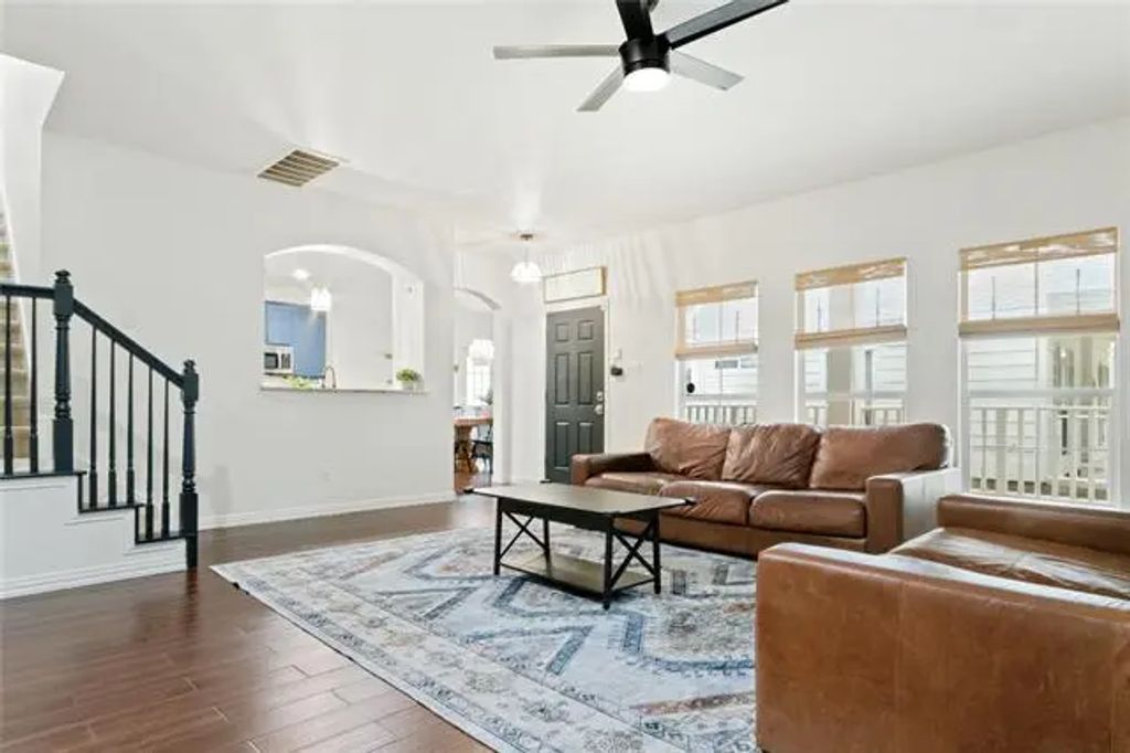 1608 Jasmine Trail, Aubrey