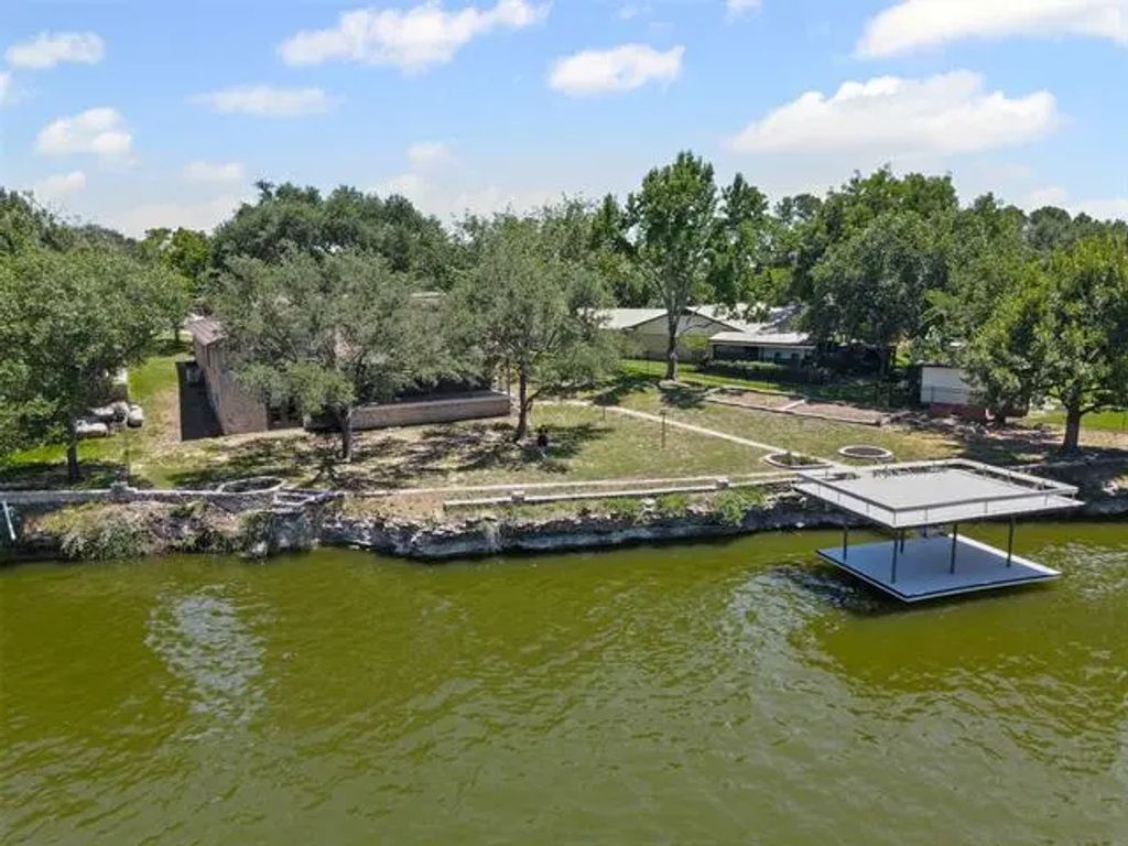 4229 Bay Shore Circle, Granbury