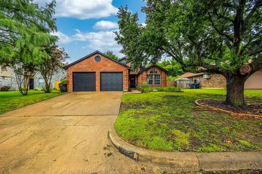 3305 Plantation Lane, Fort Worth