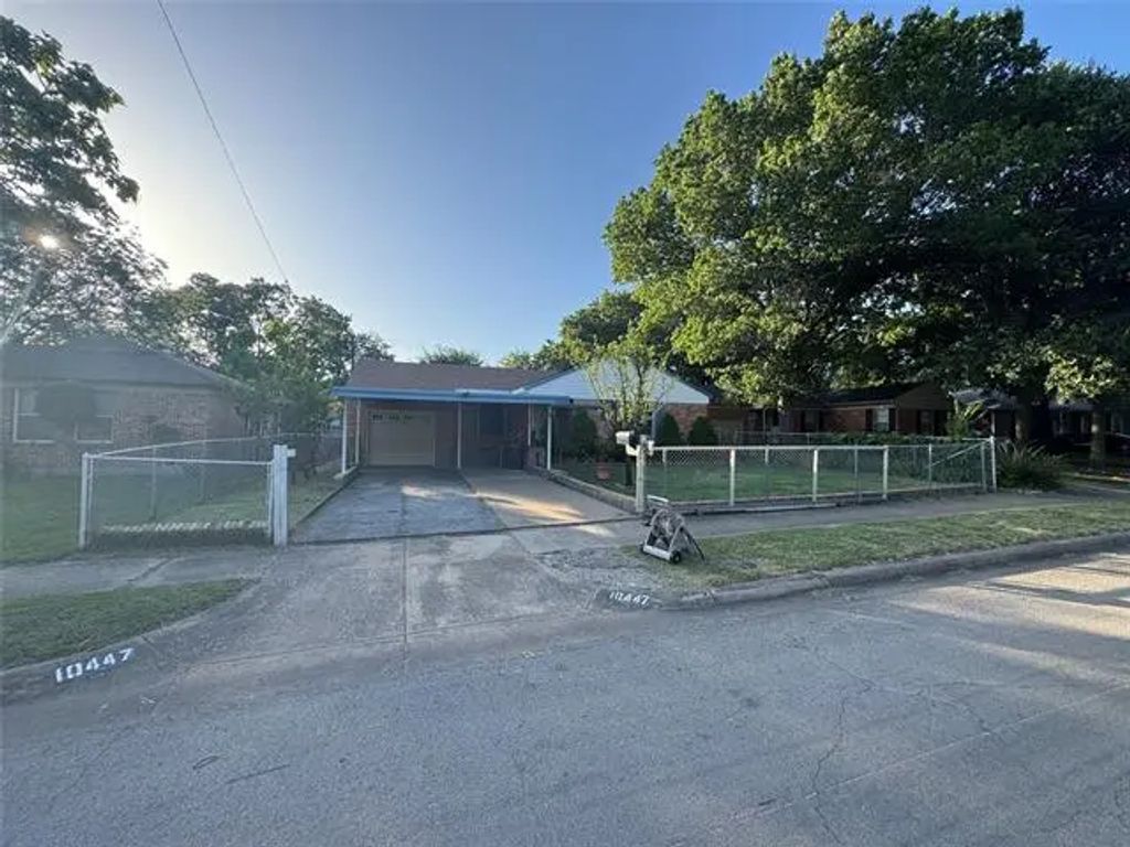 10447 Dunaway Drive, Dallas