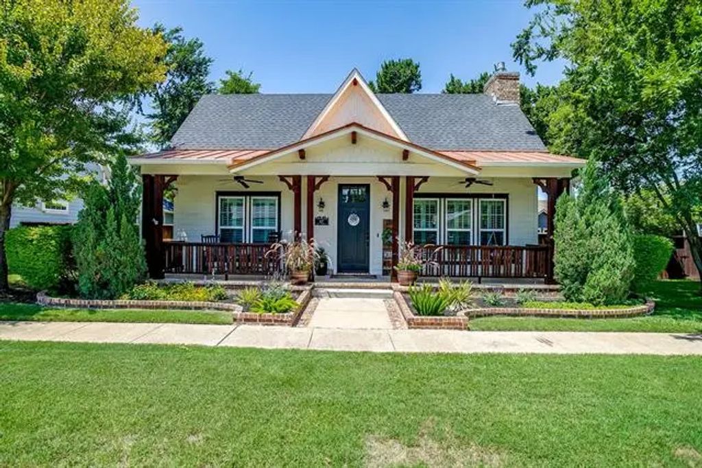 417 E Avenue F, Midlothian