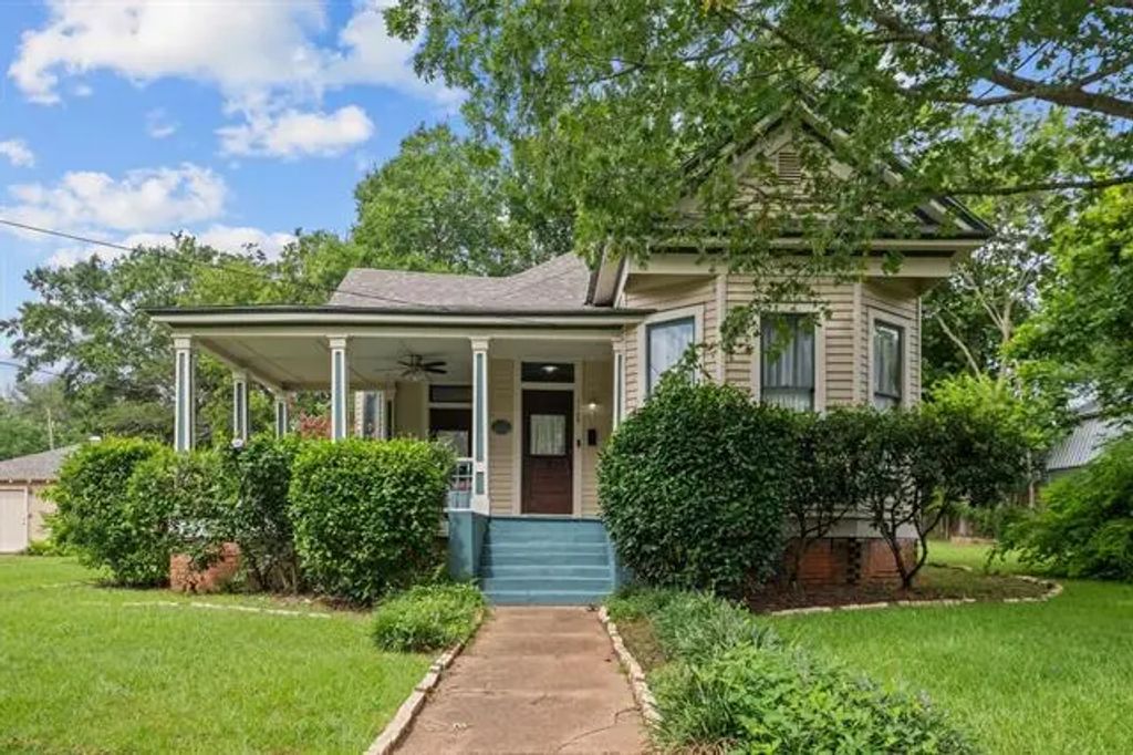 1105 N Sycamore Street, Palestine