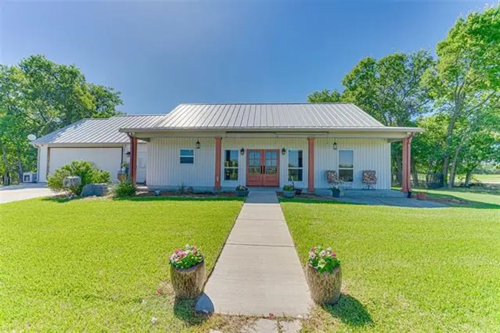 2020 Neck Road, Palmer