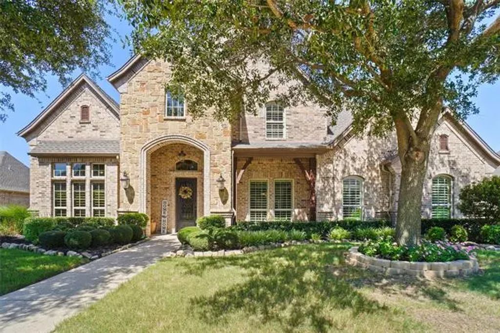 808 Gentle Wind Drive, Keller