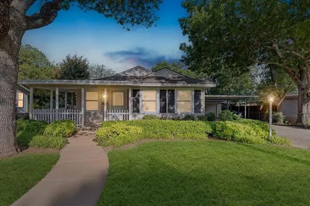 2200 Grandview Drive, Fort Worth
