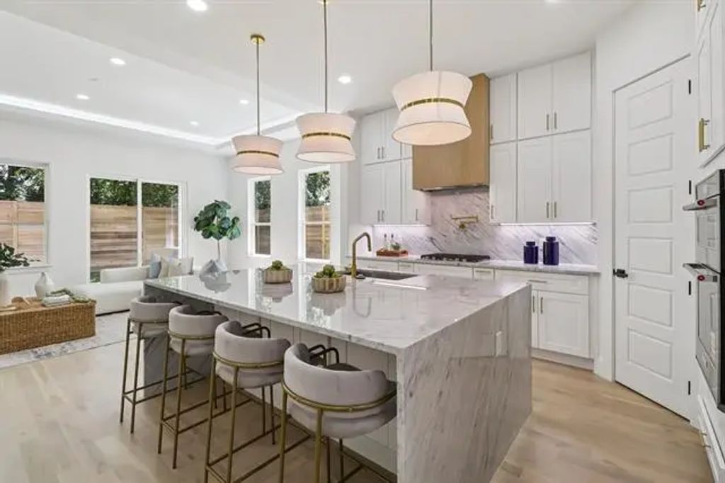 1954 Toronto Street, Dallas