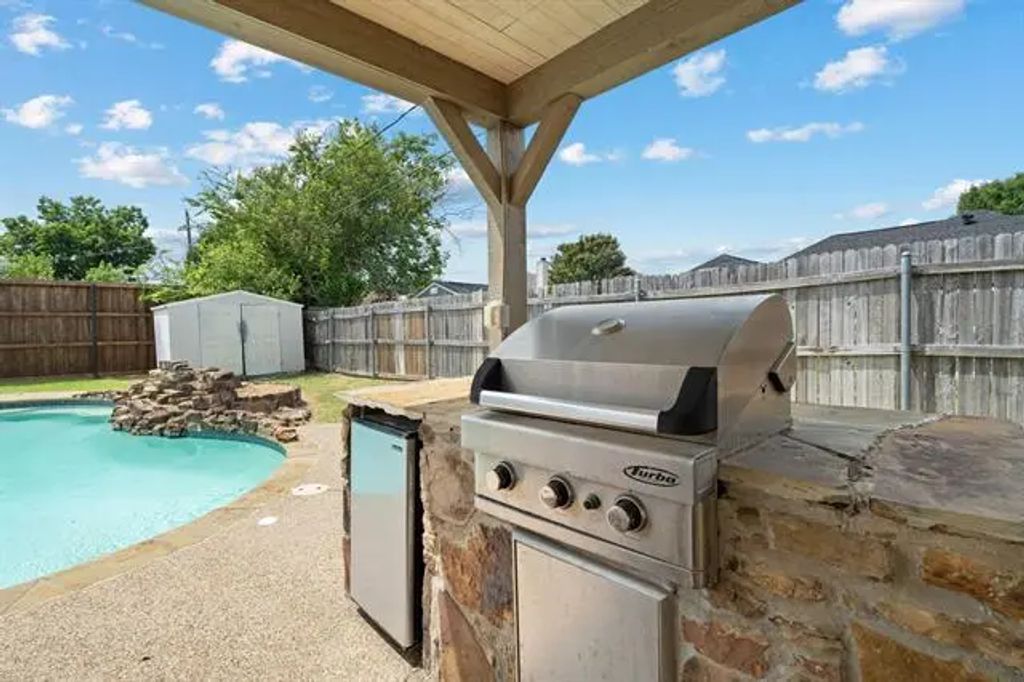 8829 Jason Court, North Richland Hills