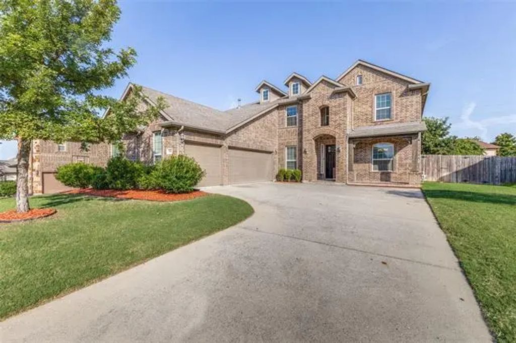 2001 Maggis Meadow Lane, Rowlett