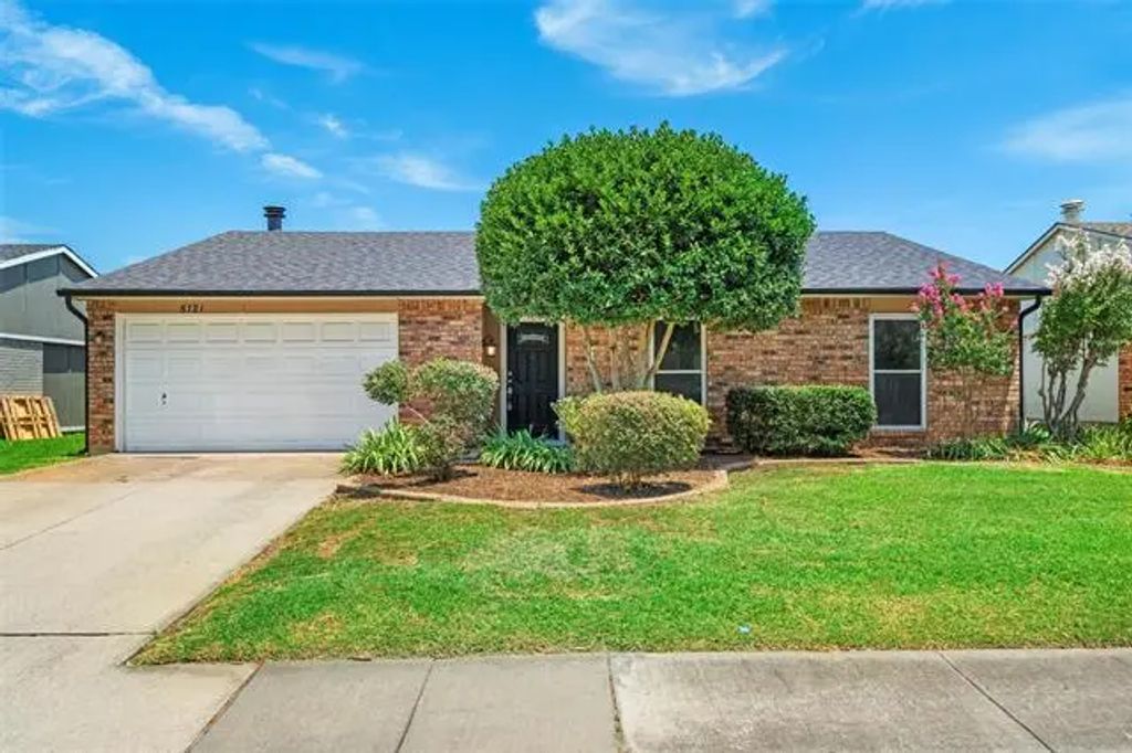 5121 Worley Drive, The Colony