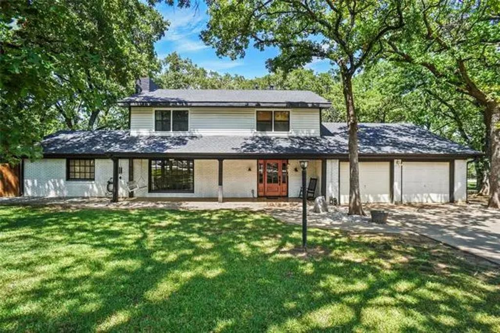 124 Nottingham Circle, Bridgeport