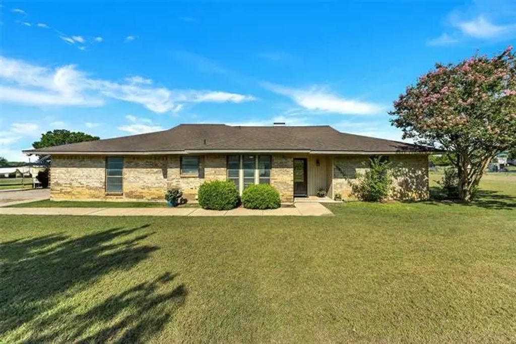 6731 Canyon Road, Sanger