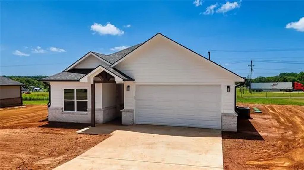 130 Crescent Street, Bullard