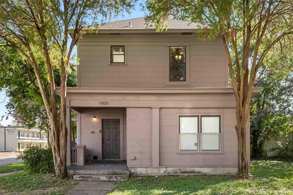 1800 S 10th Street, Waco