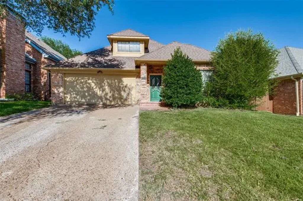 1206 Olde Towne Drive, Irving