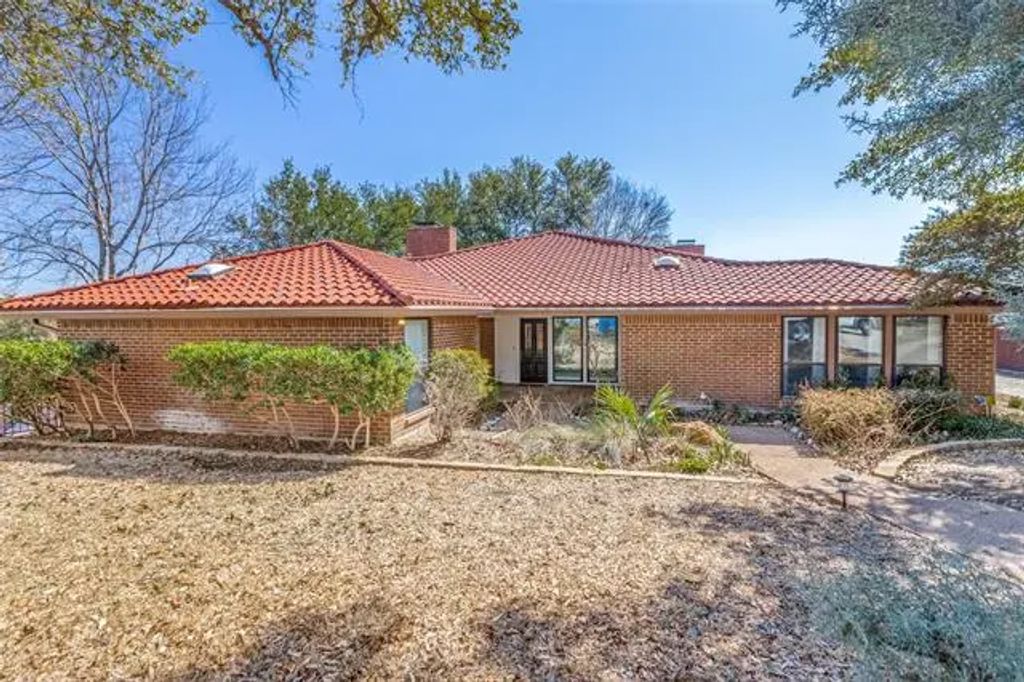 6651 Mike Lane Court, Fort Worth