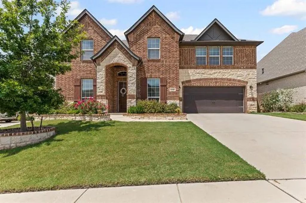 5136 Chisholm View Drive, Fort Worth