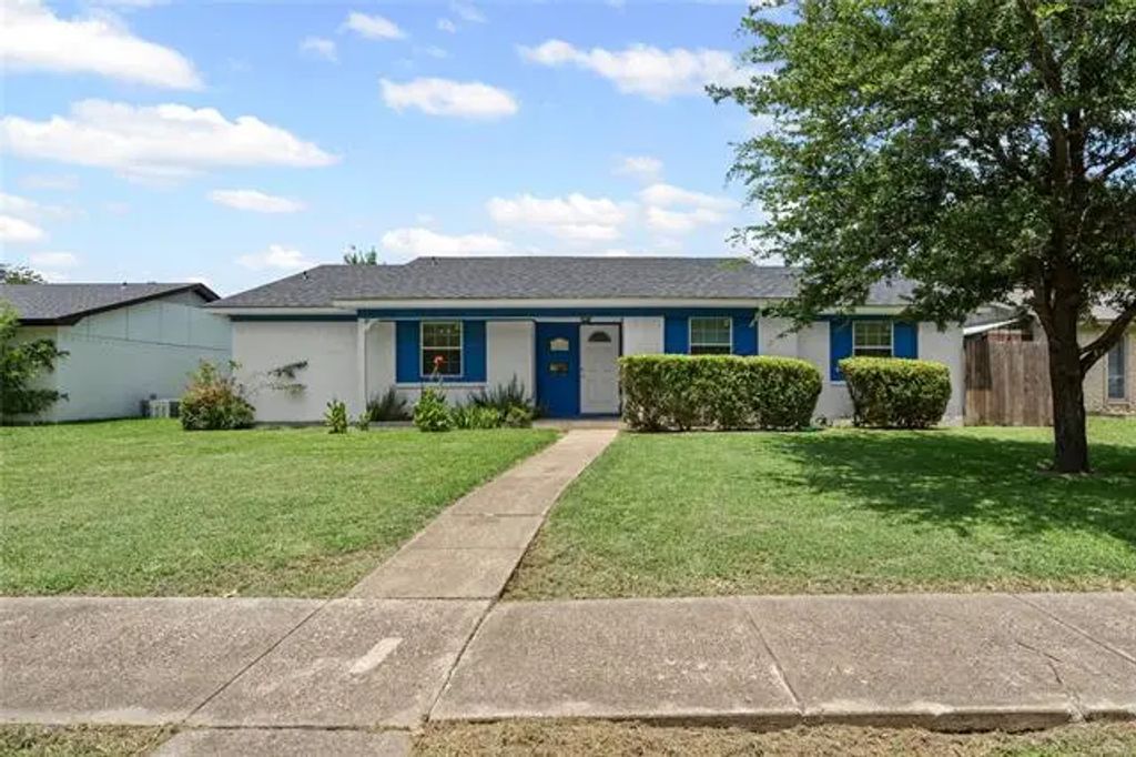 1425 Crockett Street, Garland