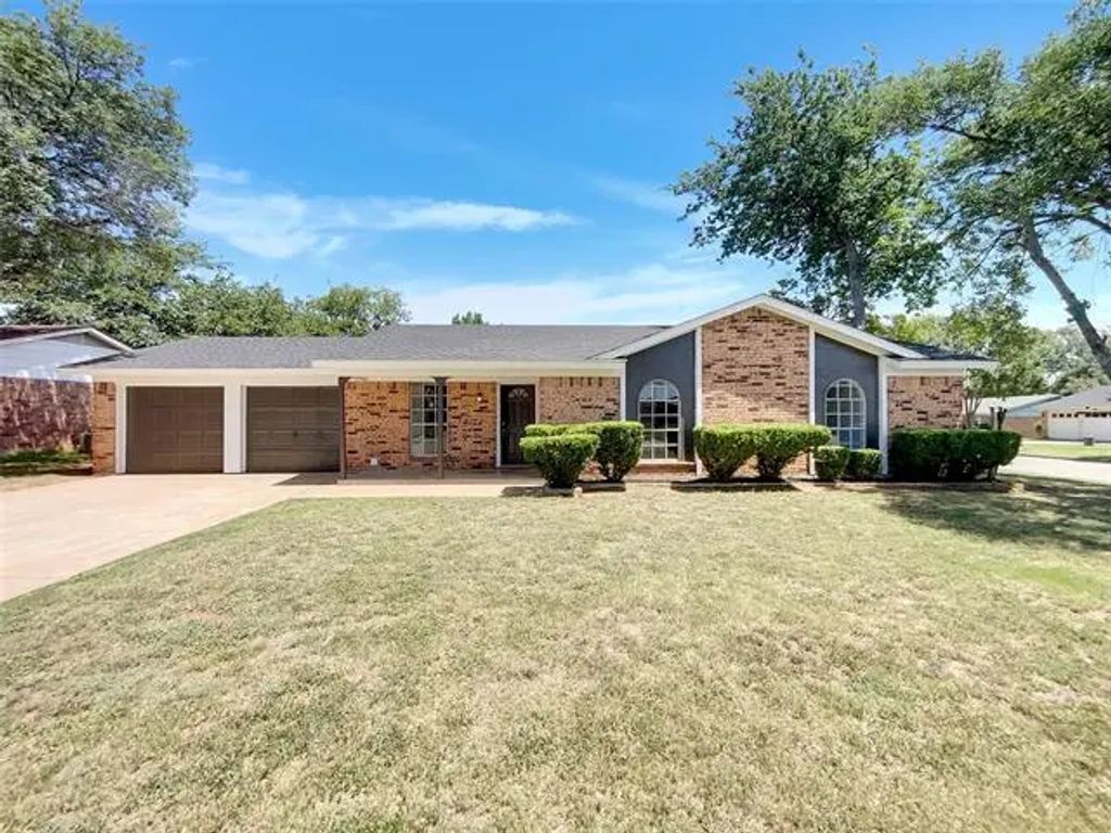 545 Gristmill Lane, Everman