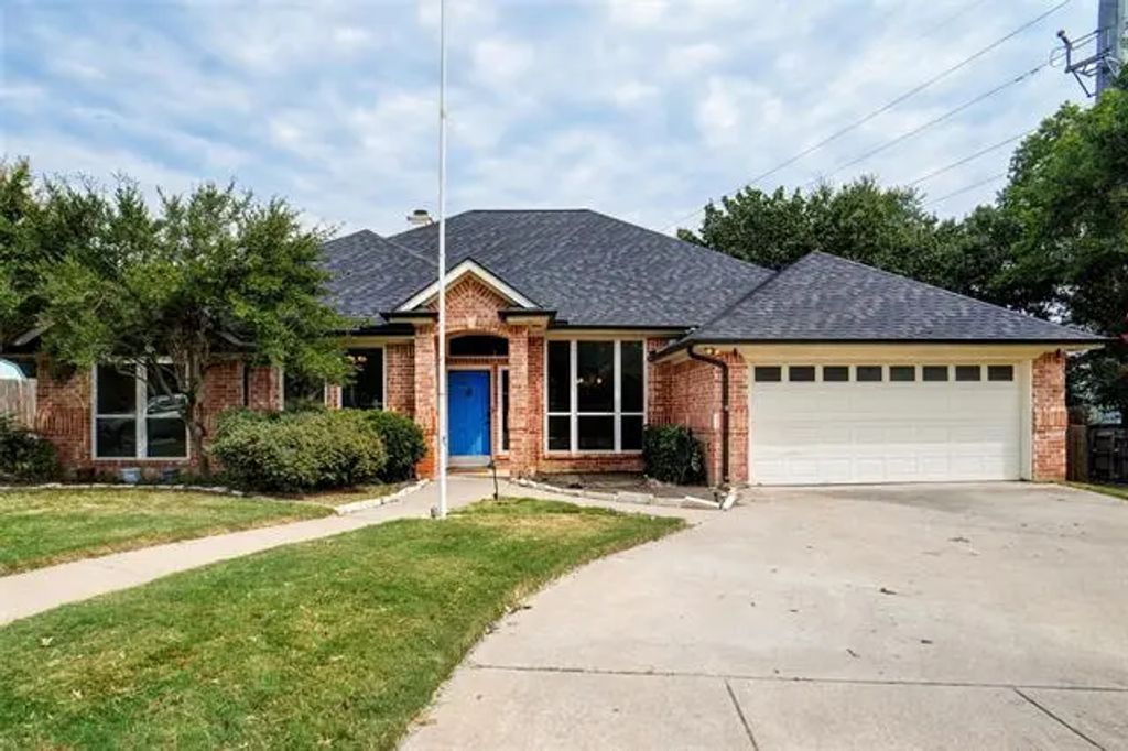 7113 Meandering Court, North Richland Hills