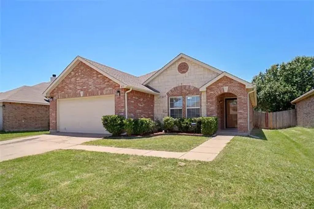 813 Crystal Drive, Burleson