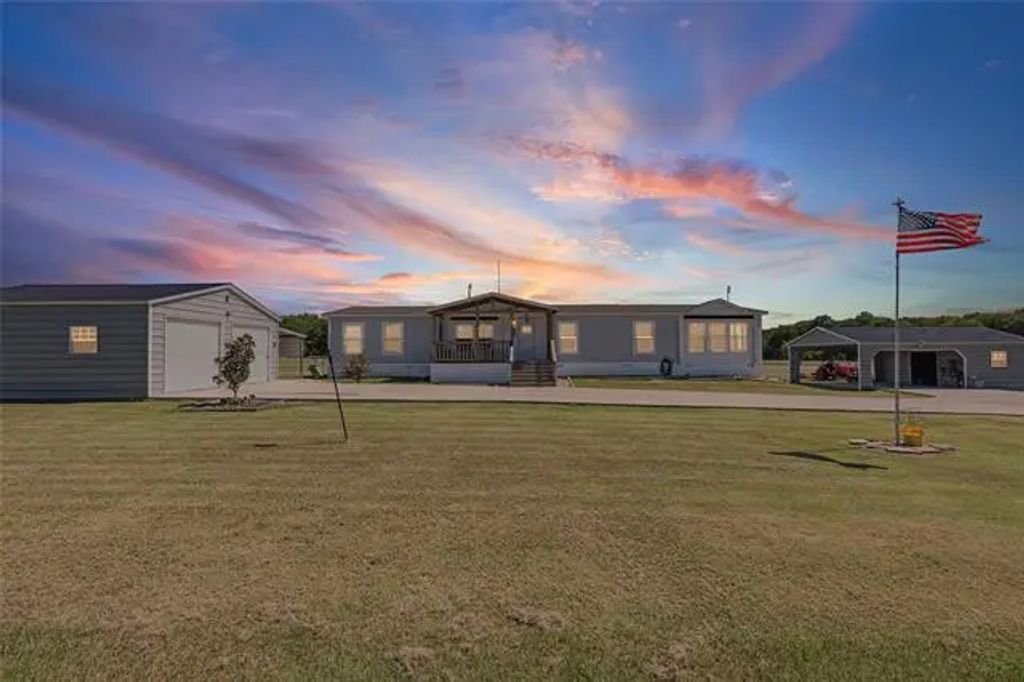 707 County Road 2178, Greenville