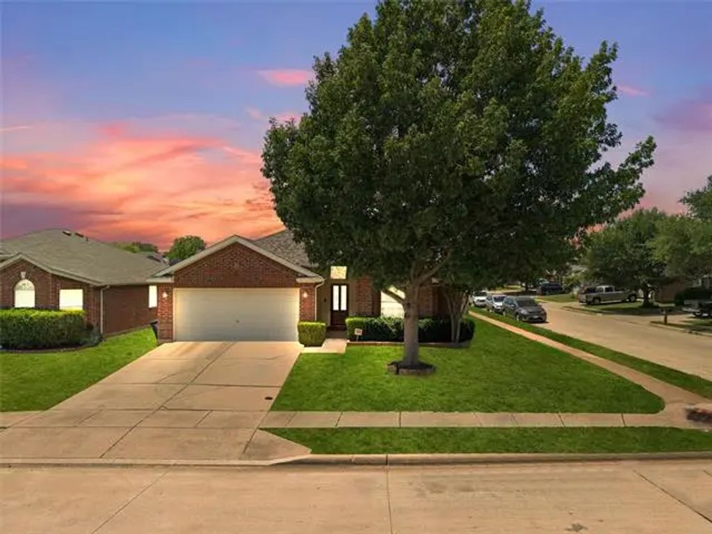 8500 Field Creek Court, Fort Worth