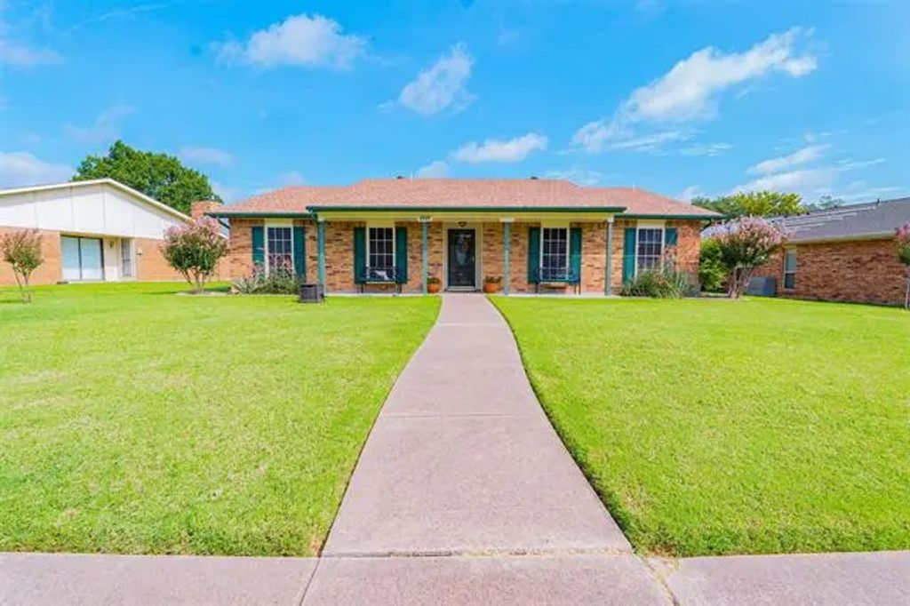 1111 Warwick Drive, Mesquite