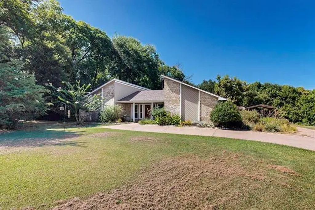 145 Willow Bend Street, Wylie