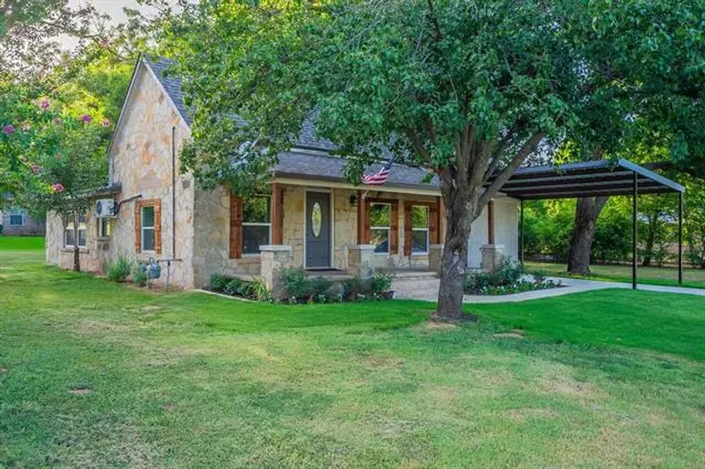 528 Maple Street, Paradise