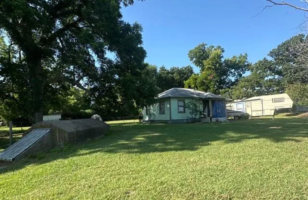 4830 W Houston Street, Sherman