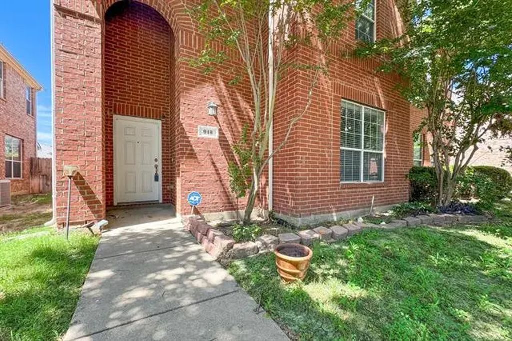 918 Jamie Drive, Grand Prairie