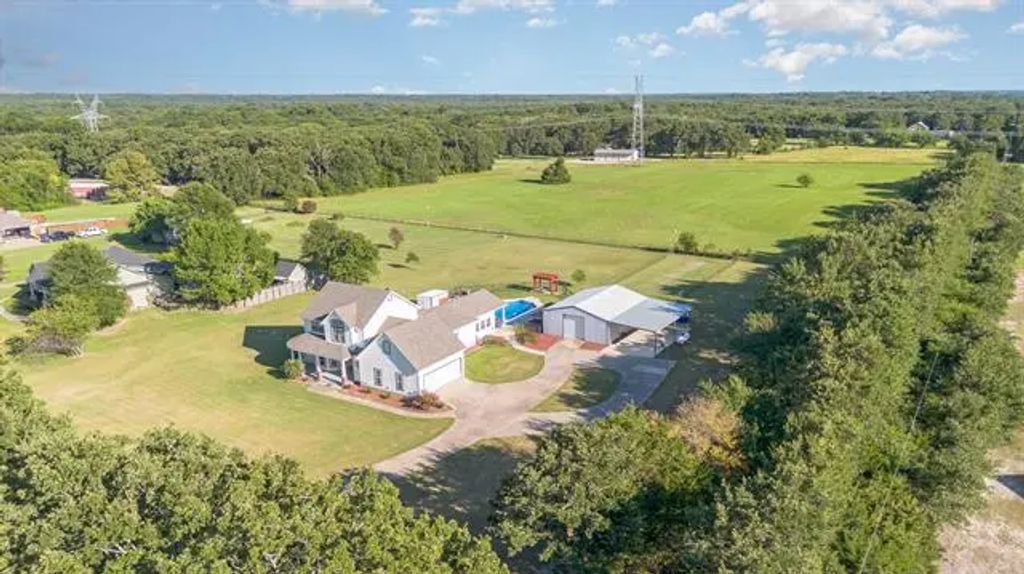 3083 County Road 3514, Greenville