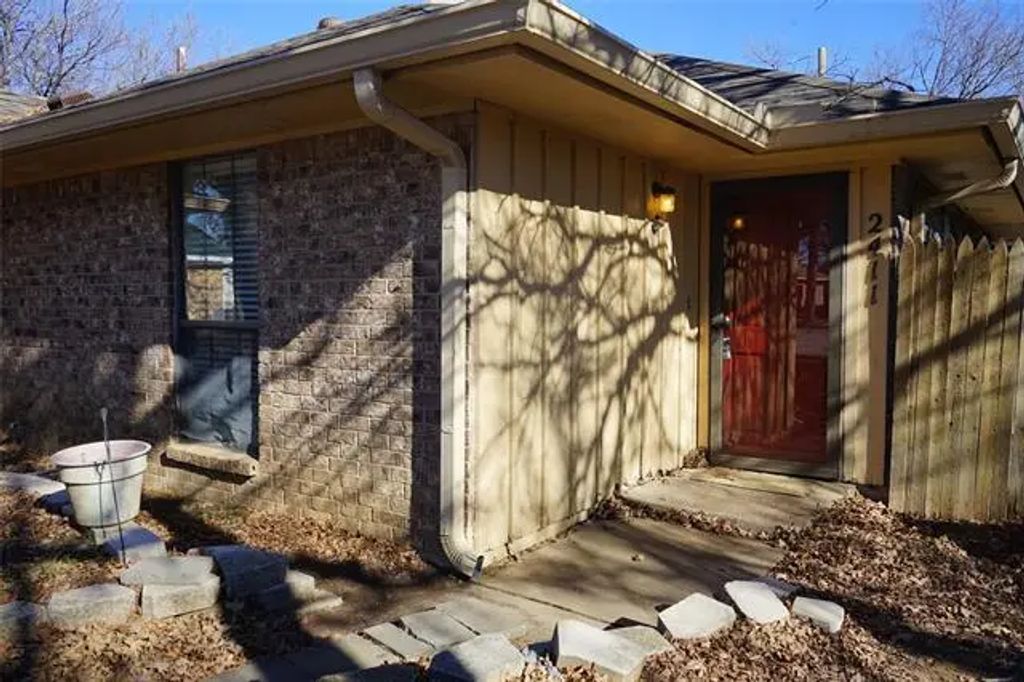 2411 Miguel Lane, Arlington