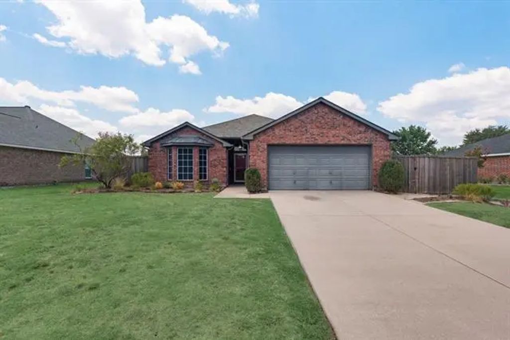 301 S Alabama Street, Celina
