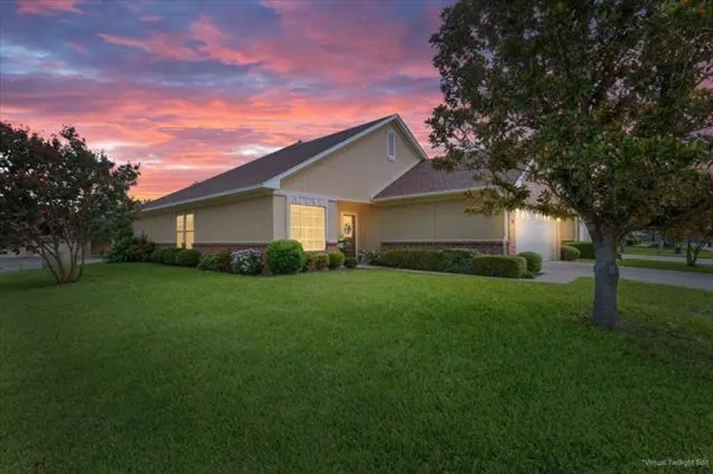 9010 Darby Lane, Waco