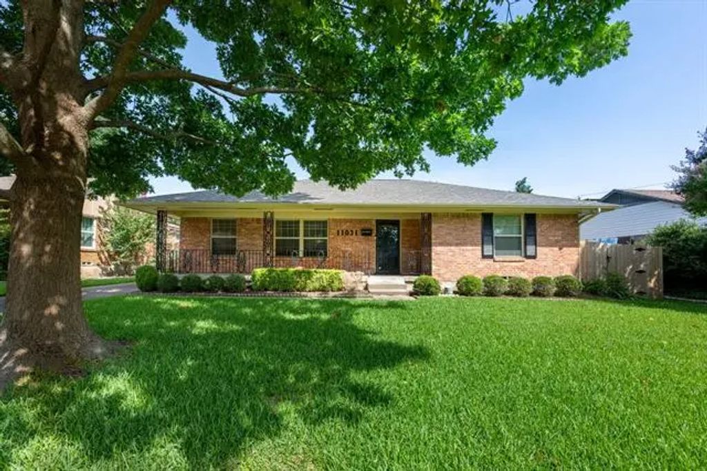 11031 Dunaway Drive, Dallas