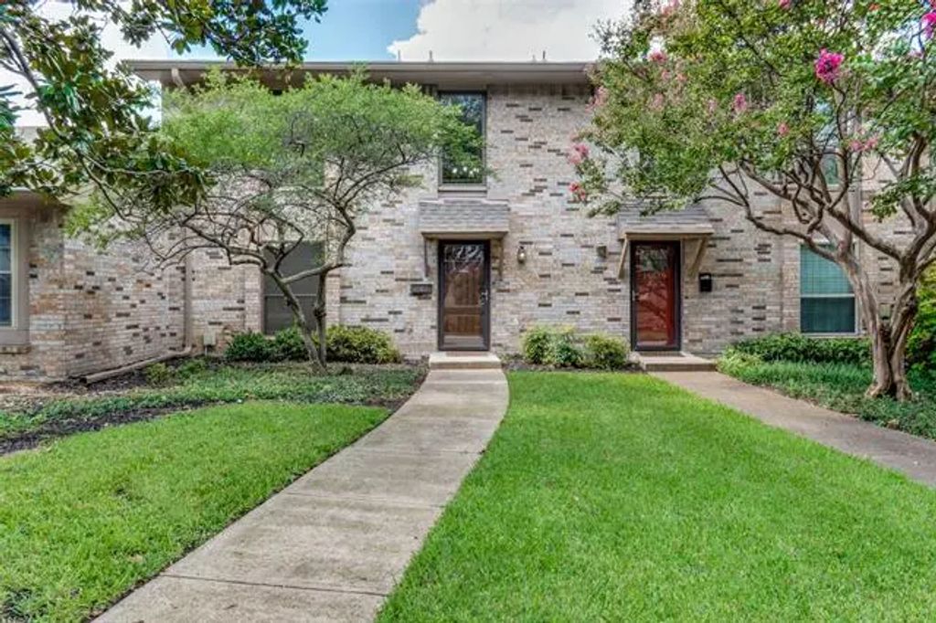 10617 Stone Canyon Road 28, Dallas