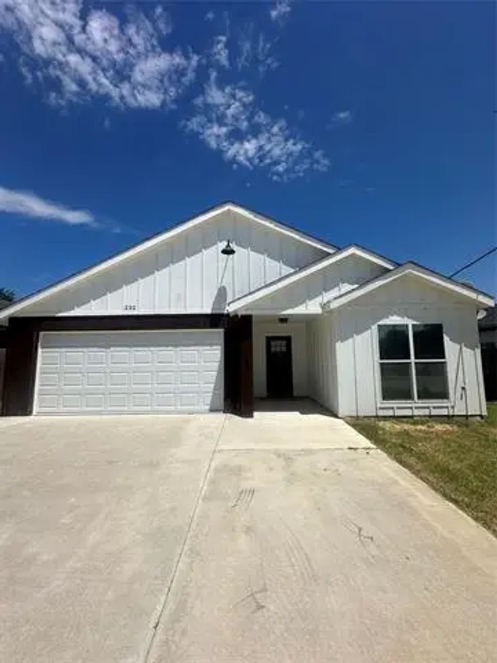 232 W Norway Street, Walnut Springs