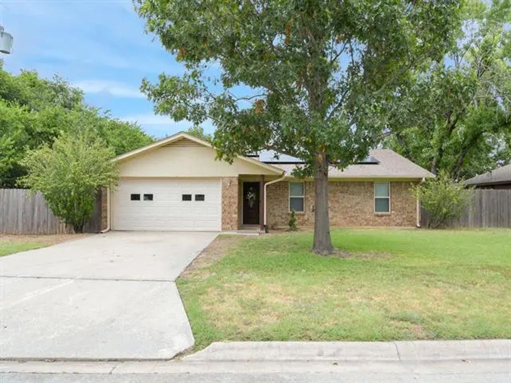 2016 Stanford Drive, Gainesville