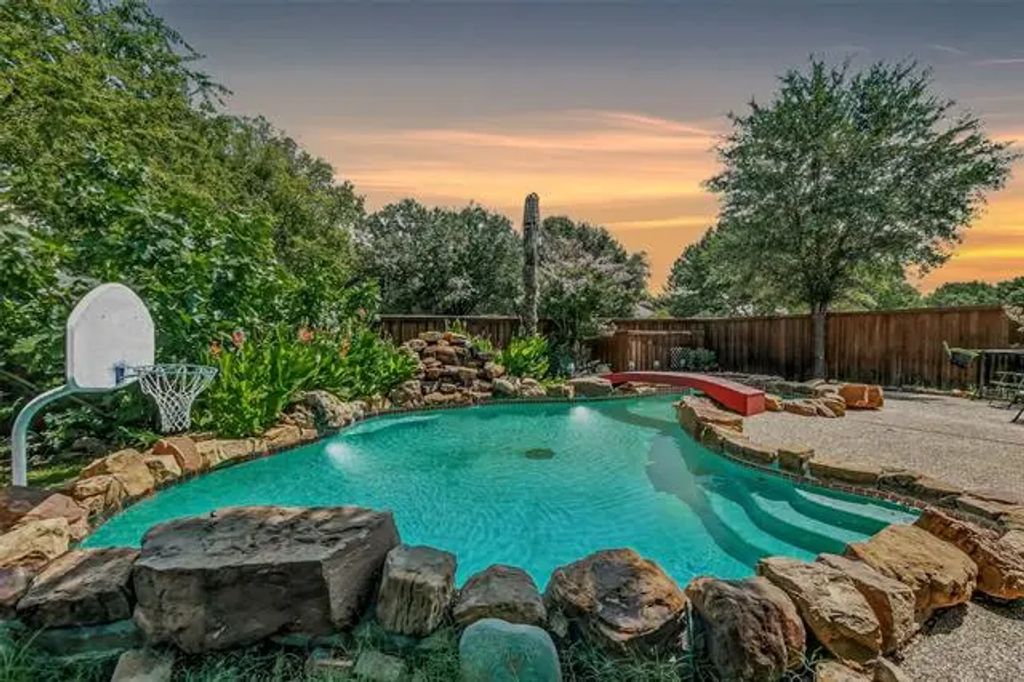 708 Dove Circle, Coppell