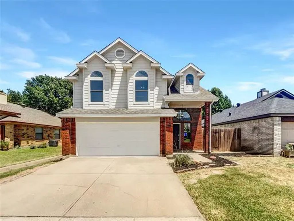 6808 Driffield Circle E, North Richland Hills