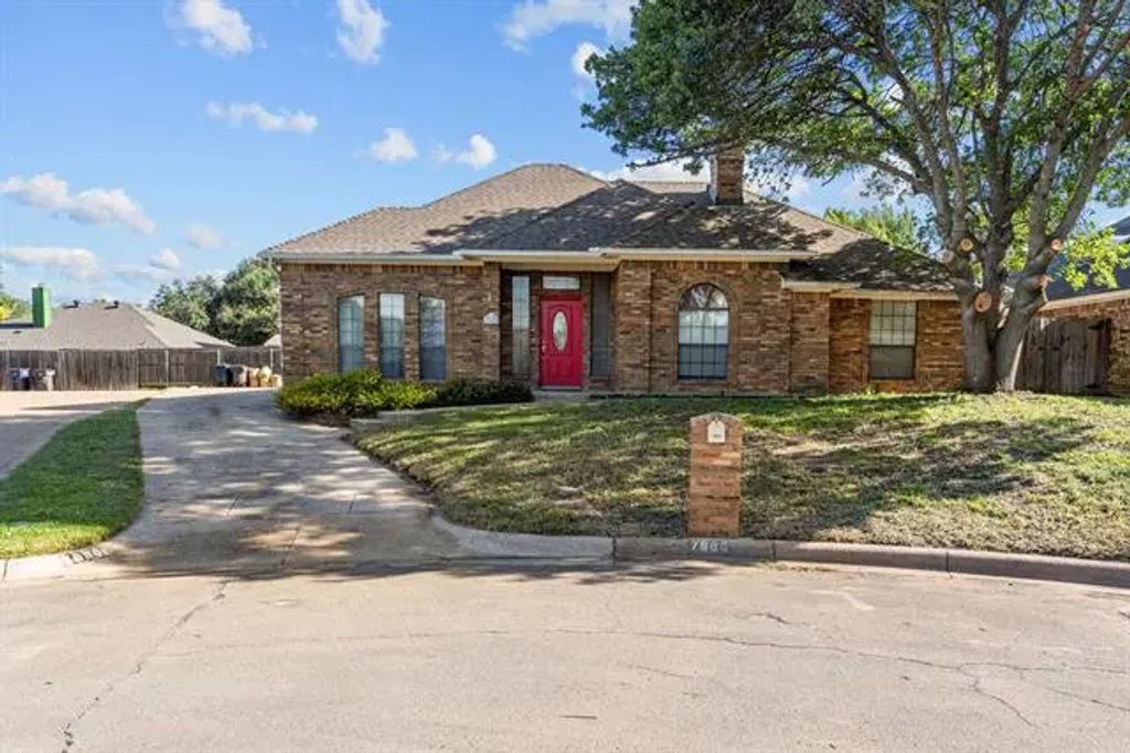 7860 Mahonia Drive, Fort Worth