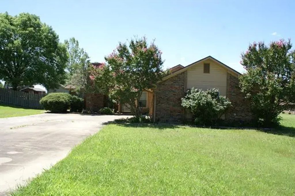 3234 W Lamberth Road, Sherman
